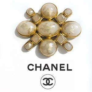 💯 Auth Vintage CHANEL Faux Pearl Brooch